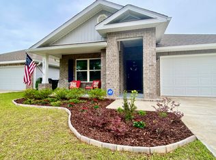 10521 Queens Gate Cir, Pensacola, FL 32506