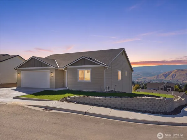 1984 9th Street NE, East Wenatchee, WA 98802