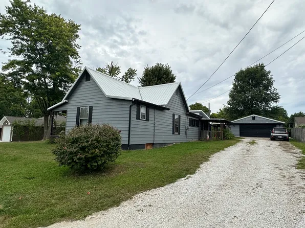 1131 Avenue C St, Greencastle, IN 46135