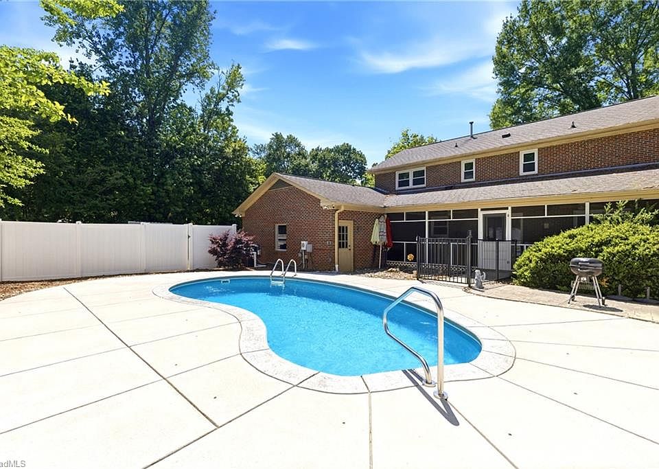 1st image of 3604 Turnberry Ln