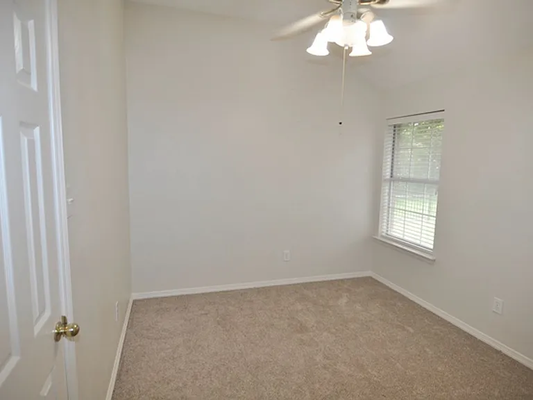 2767 Crystal Glenn Cir — Photo 19
