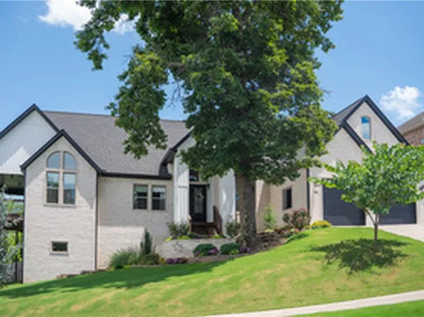 3706 NW Riverbend Rd, Bentonville, AR 72712