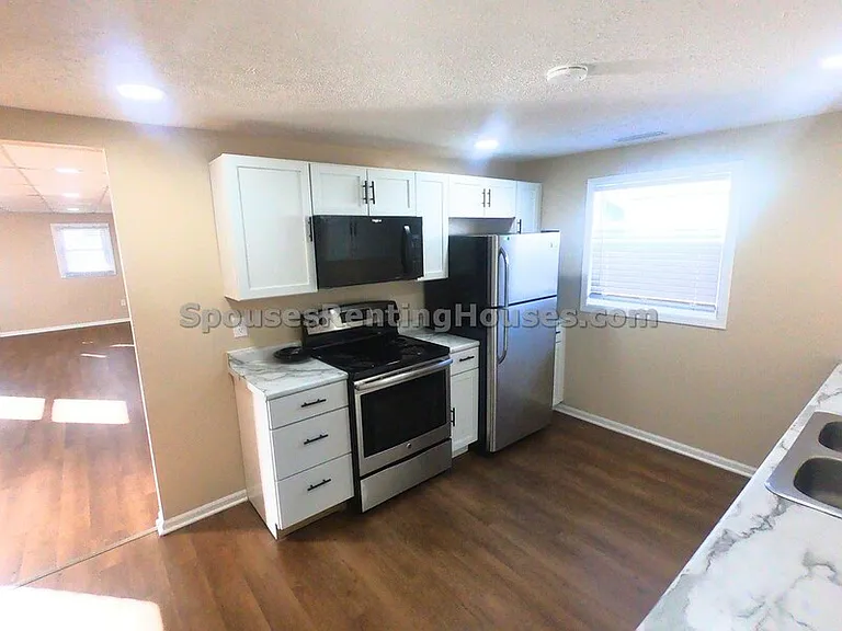909 S Lebanon St — Photo 10