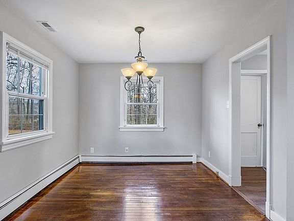 5th image of 6001 Clover Ln