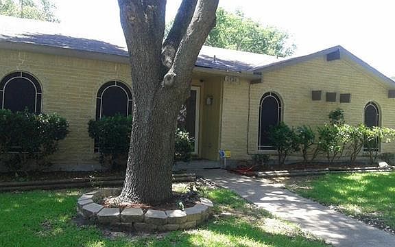 4th image of 2826 Branch Oaks Dr