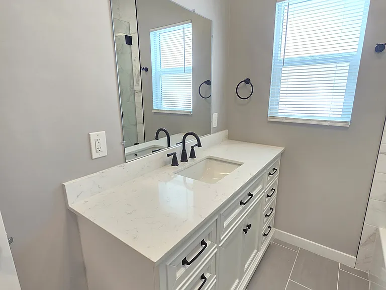 6327 California Ave — Photo 15