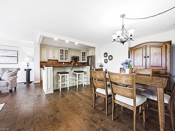 4th image of 2055 Upper Middle Rd #901