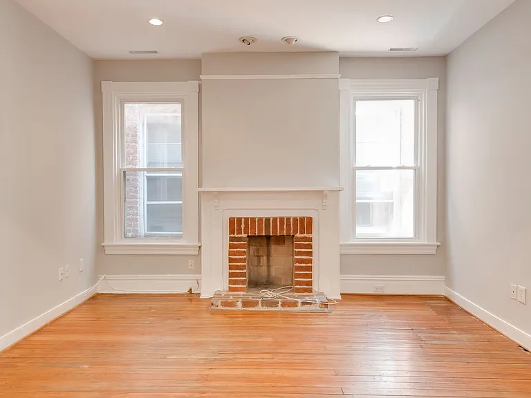 2627 W. Cary St. — Photo 2