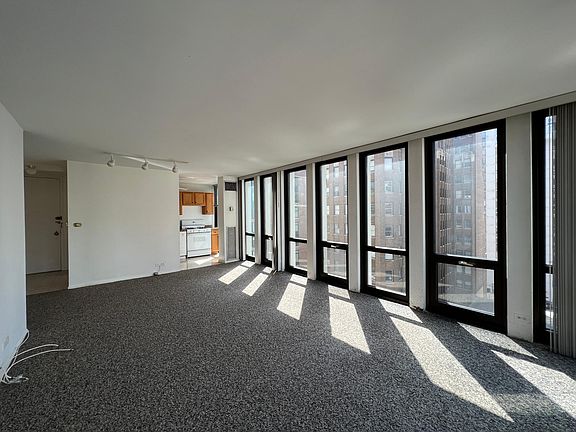 3rd image of 1 E Scott St APT 1110