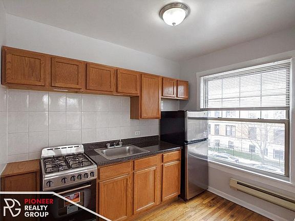 4th image of 3257 W Wrightwood Ave APT 2B