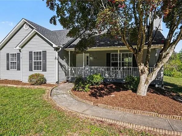 3813 Spring Branch Dr, Winston Salem, NC 27107