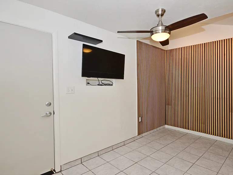 3626 E Hardy Dr #B — Photo 7