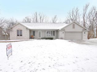 94 Riverchase Dr NE, Rockford, MI