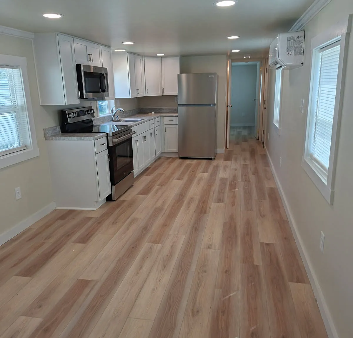 2 bed, 500 sqft, $875 — Photo 1