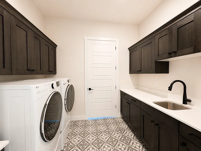 253 S 660 W — Photo 29