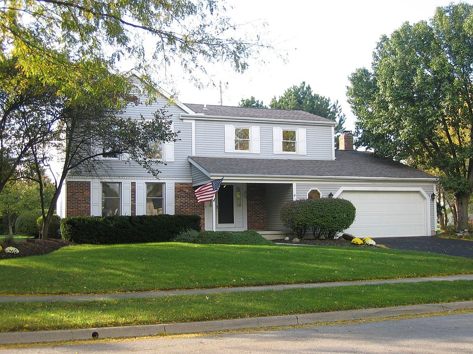 Conveniently close to the Community Rec Cntr, schools, parks, walking paths...