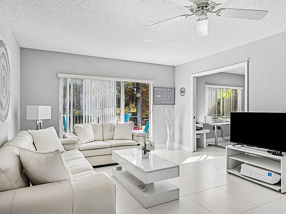 4th image of 13518 Sabal Palm Court #B