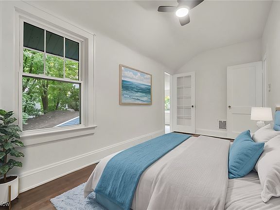 4th image of 1325 Hall Ave