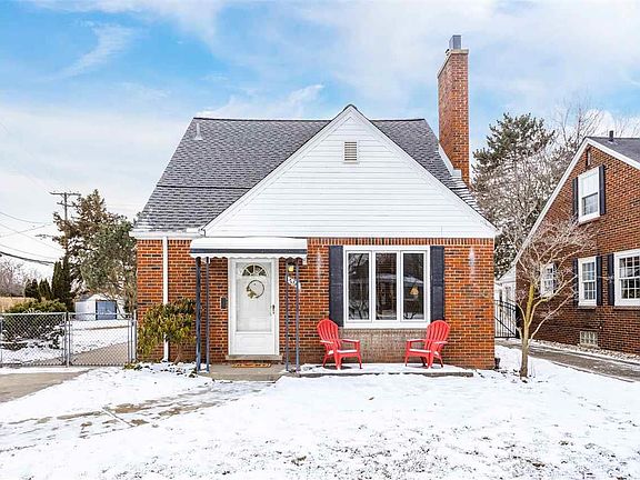 2nd image of 1767 Kenmore Dr