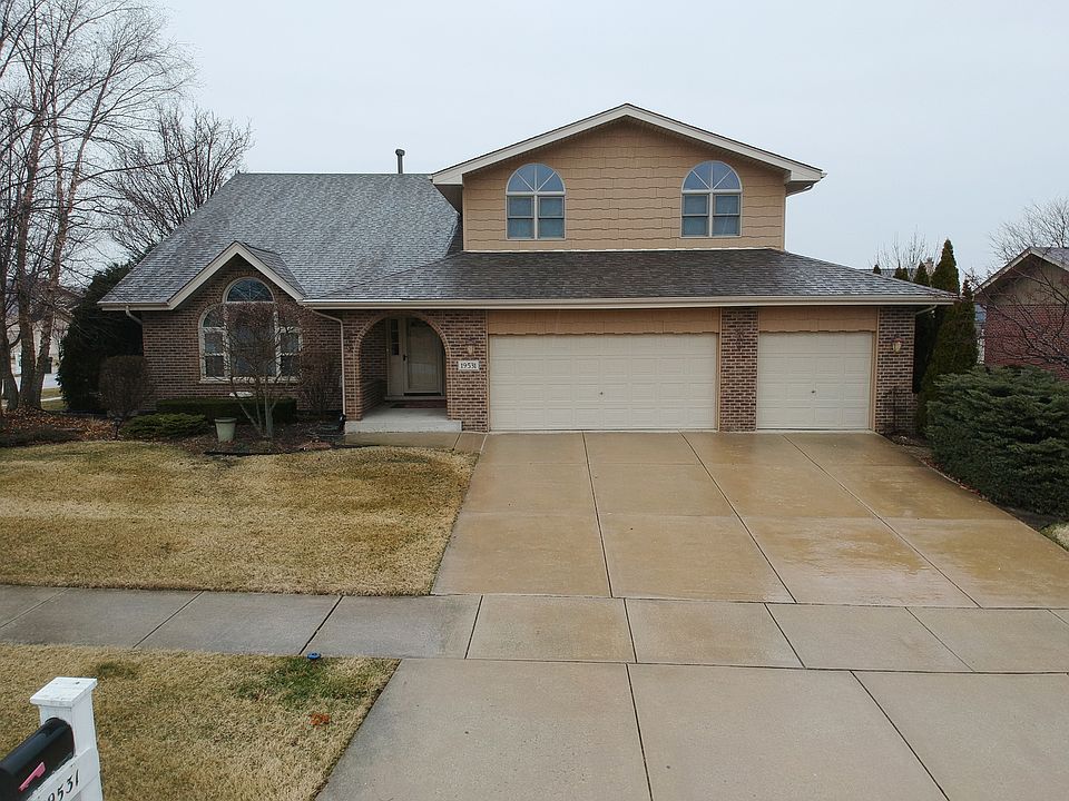 1st image of 19531 Brookfield Cir