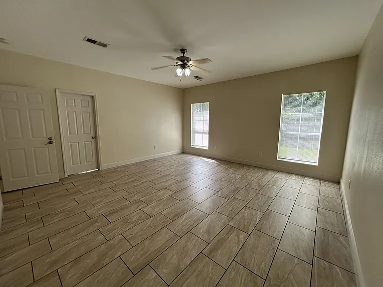 23983 Terrace Ave — Photo 12