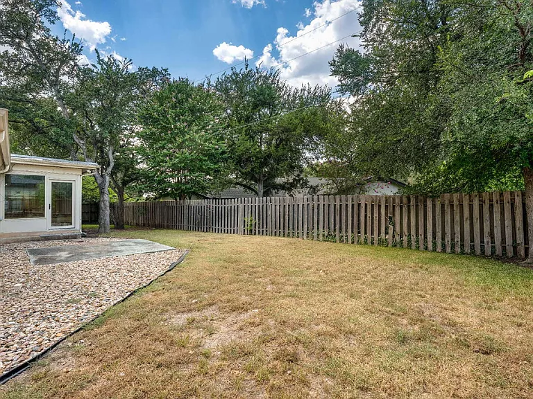 10502 Spicewood Pkwy — Photo 35