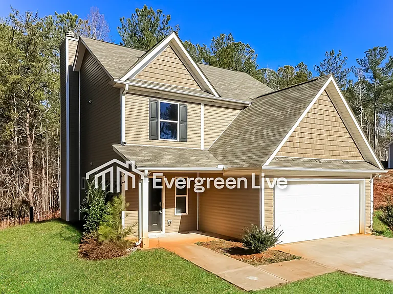 215 Cynthia Ct — Photo 2