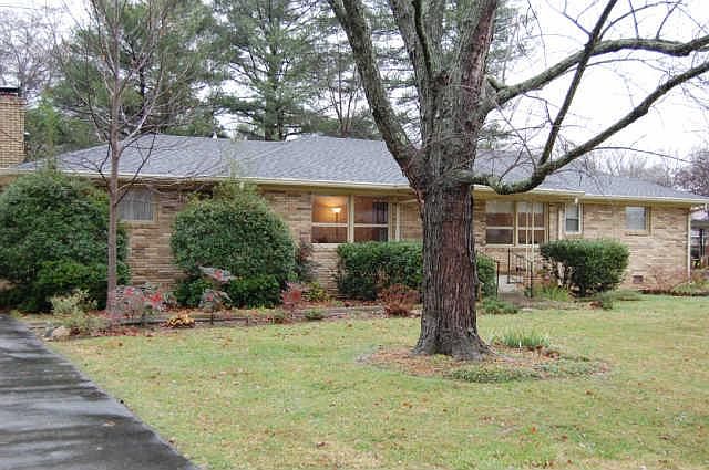 1st image of 1010 Dogwood Dr