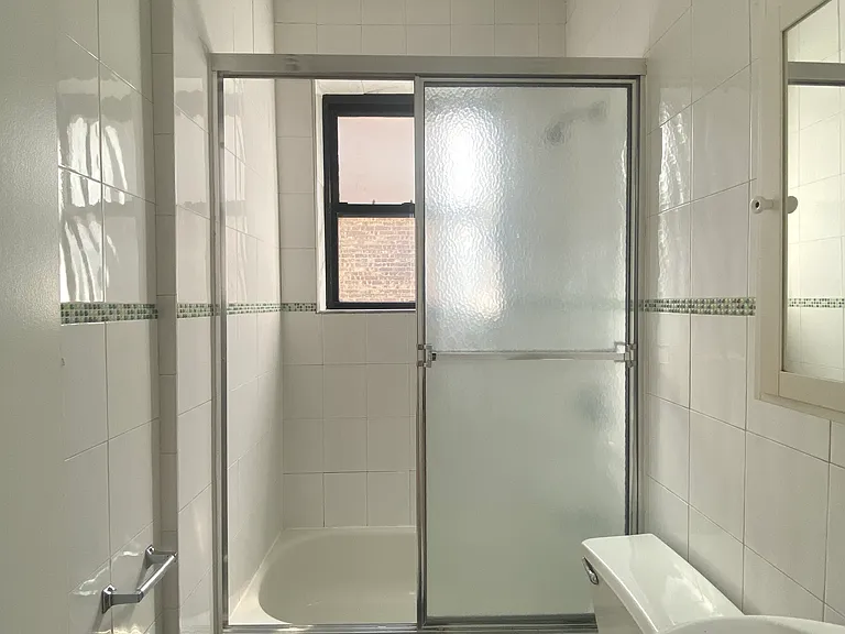 401 W 44th St #5 — Photo 5