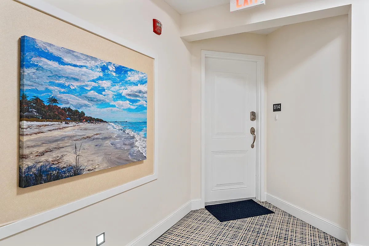 Building Photo - 814 Bay Colony Dr S