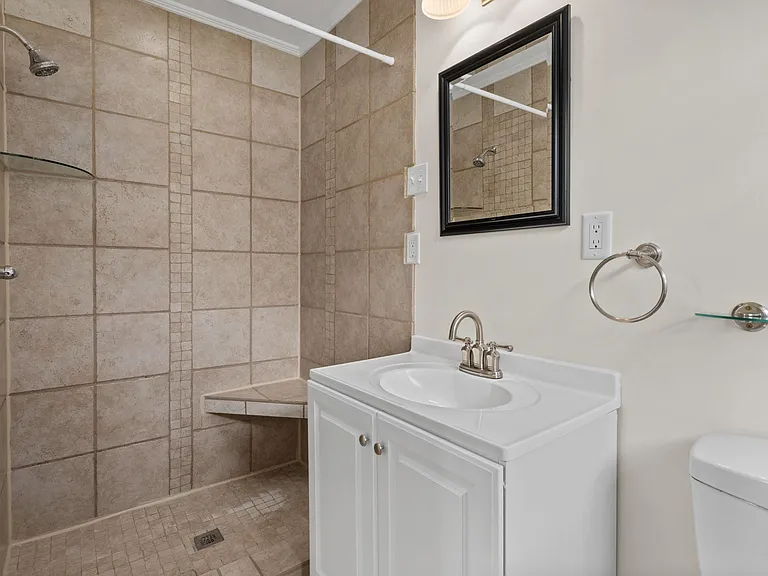 513 Willard St — Photo 11