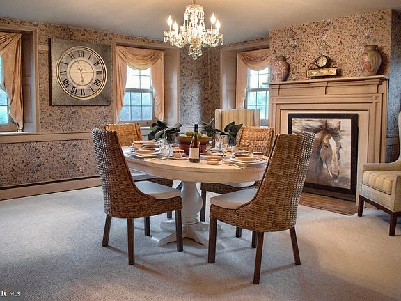 3rd image of 1025 Bloom Rd