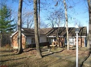 29 Greenview Dr, Defiance, MO 63341