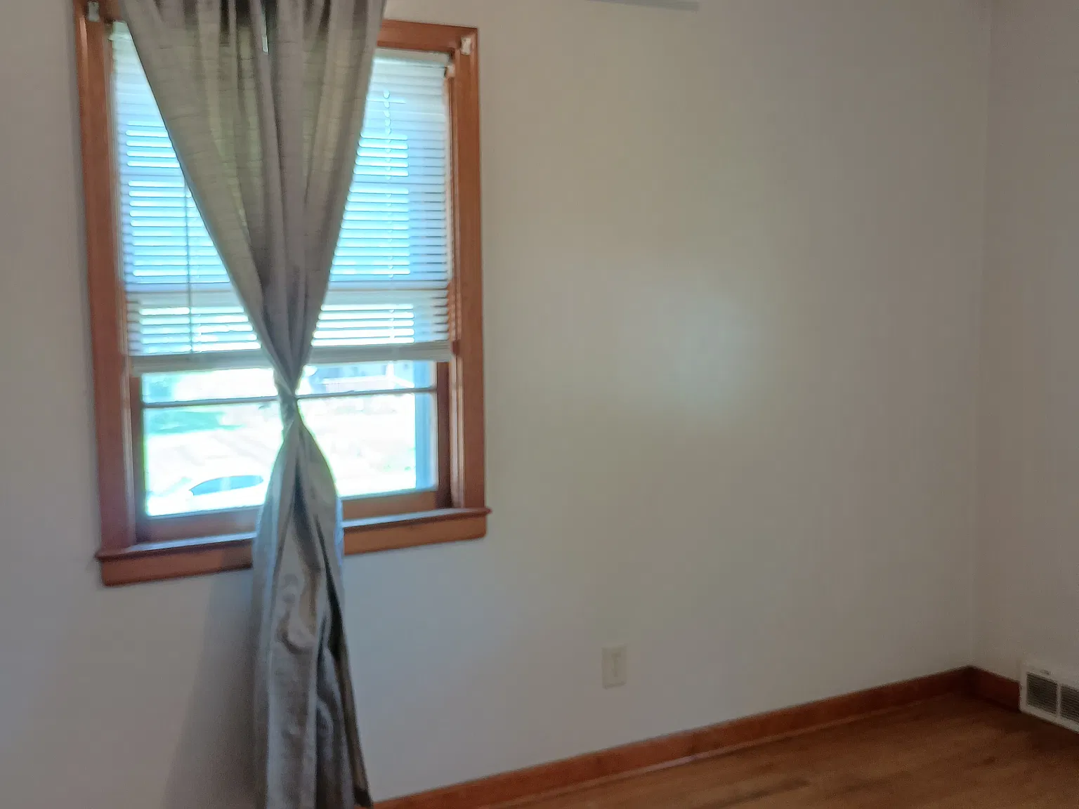 2 bed, 650 sqft, $875 — Photo 3