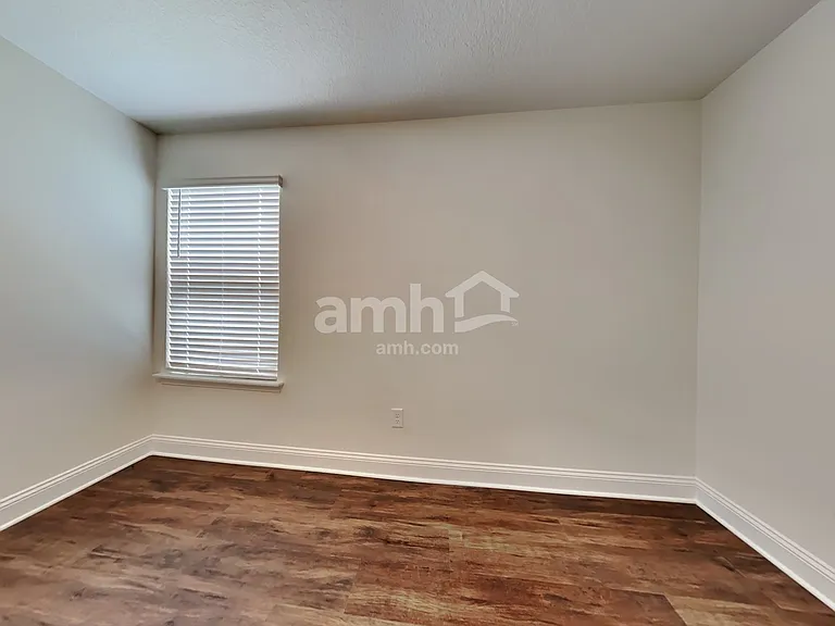 518 Onate Cir — Photo 15