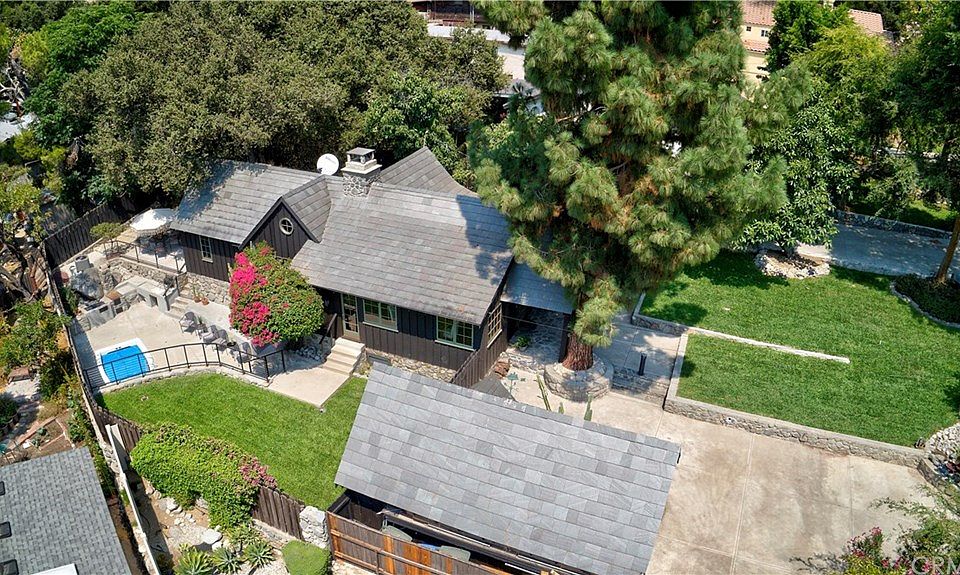 1st image of 707 Woodland Dr