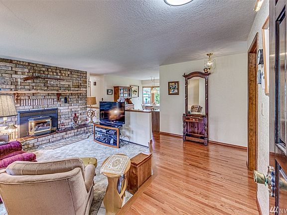 5th image of 53 Olympic Ln