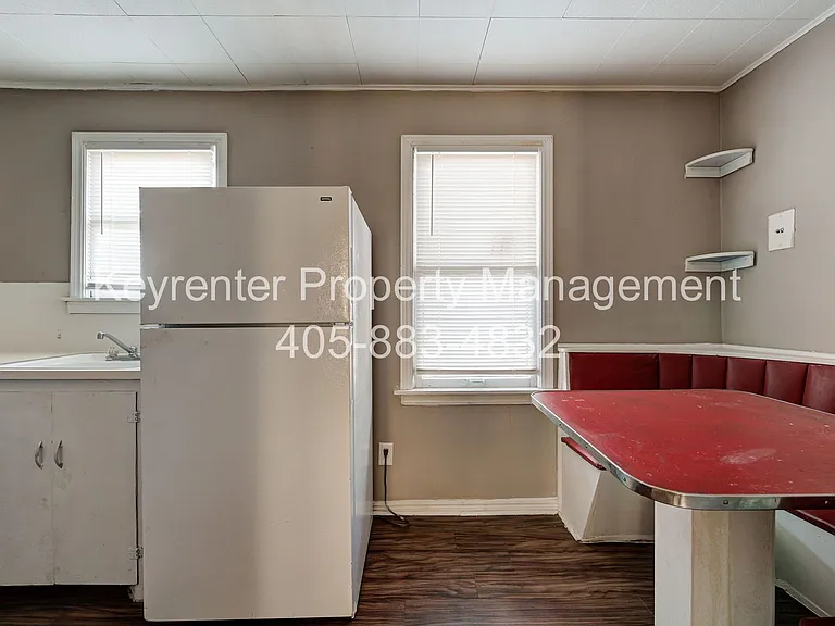 SW 27th St Complex — Photo 9