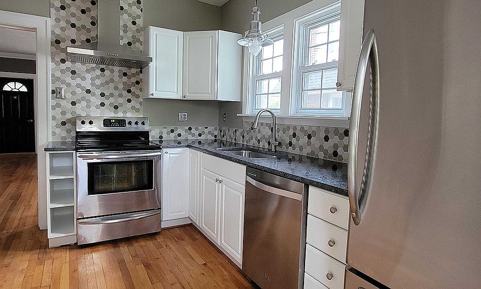 1st image of 521 W Saratoga Ave