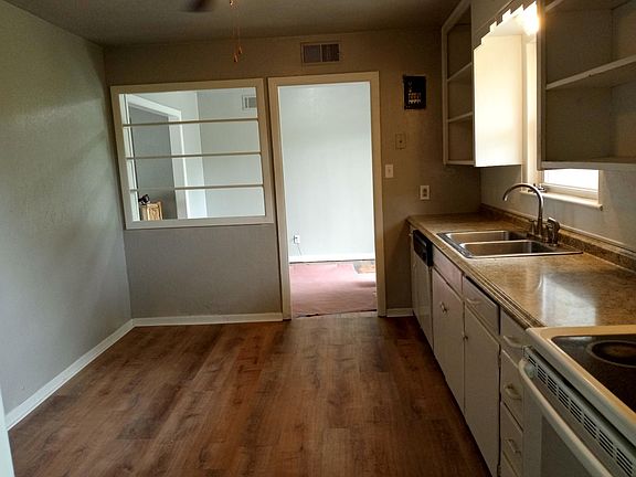 3rd image of 2408 NW Atlanta Ave