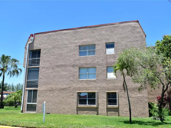 9681 Sunrise Lakes Blvd APT 301, Sunrise, FL 33322