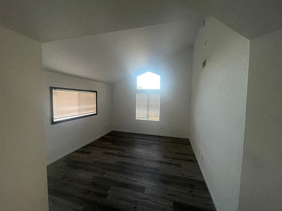 5th image of 1020 Ohio Ave #1022