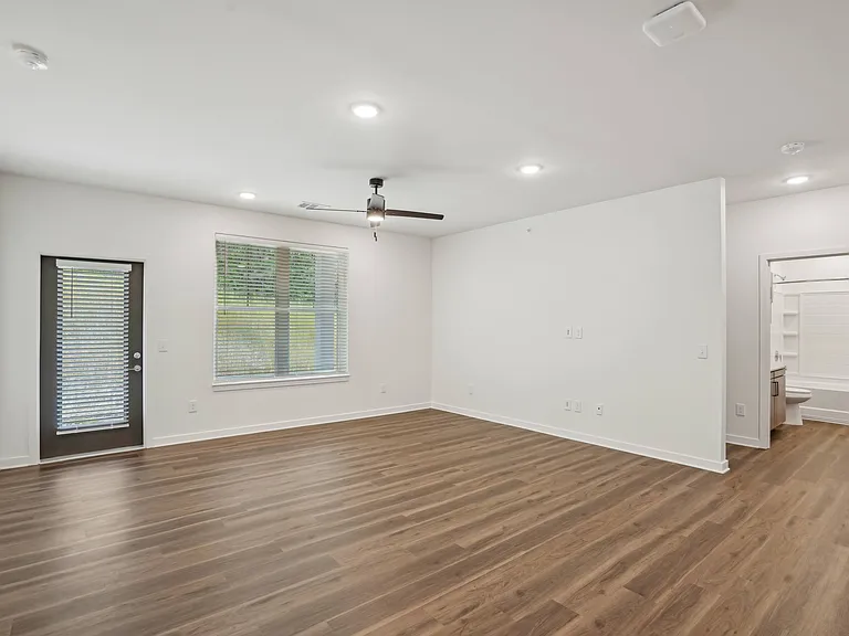 The Pullman Luxury Apartments — Photo 103