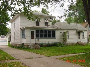 608 N 8th St, Estherville, IA 51334