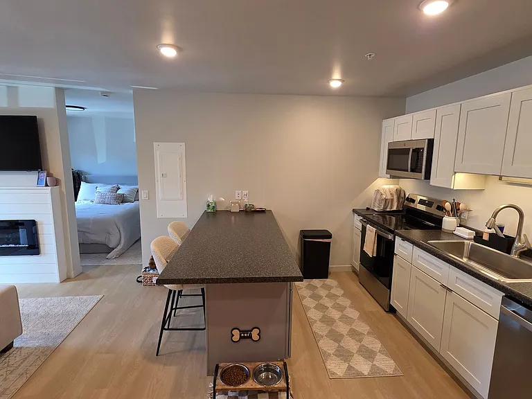 1221 Commonwealth Ave — Photo 5