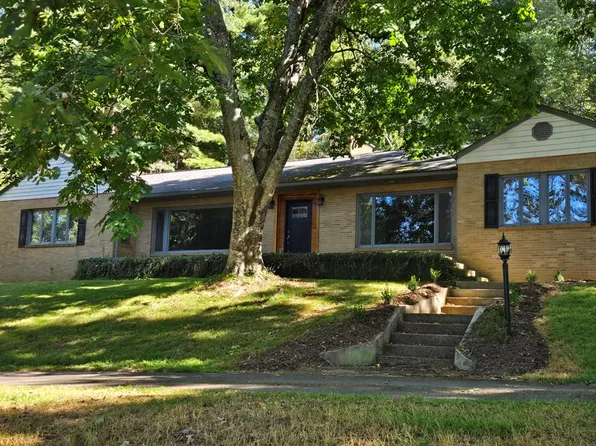 327 Fairview Rd, Galax, VA 24333