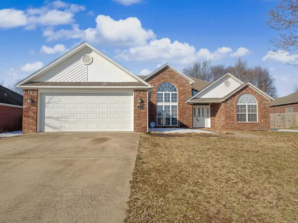 585 Lynn Dr, Pea Ridge, AR 72751