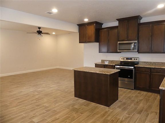 5th image of 1122 Oneal St