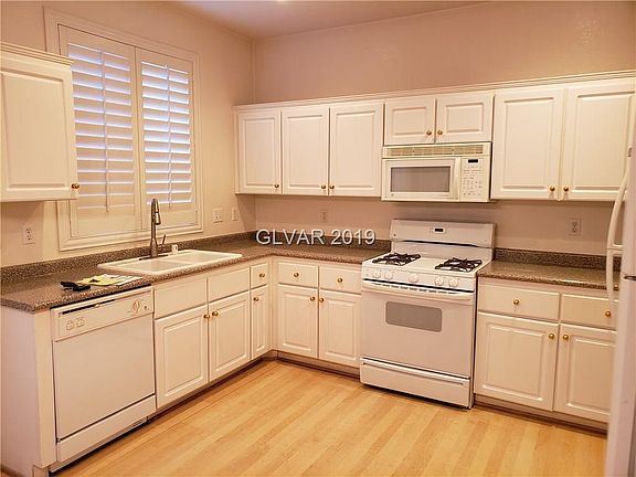 4th image of 9522 W Cherokee Ave