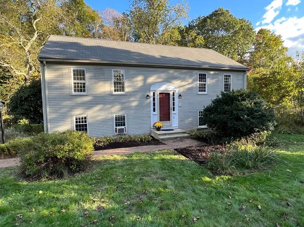 62 Crescent Dr, Bridgewater, MA 02324